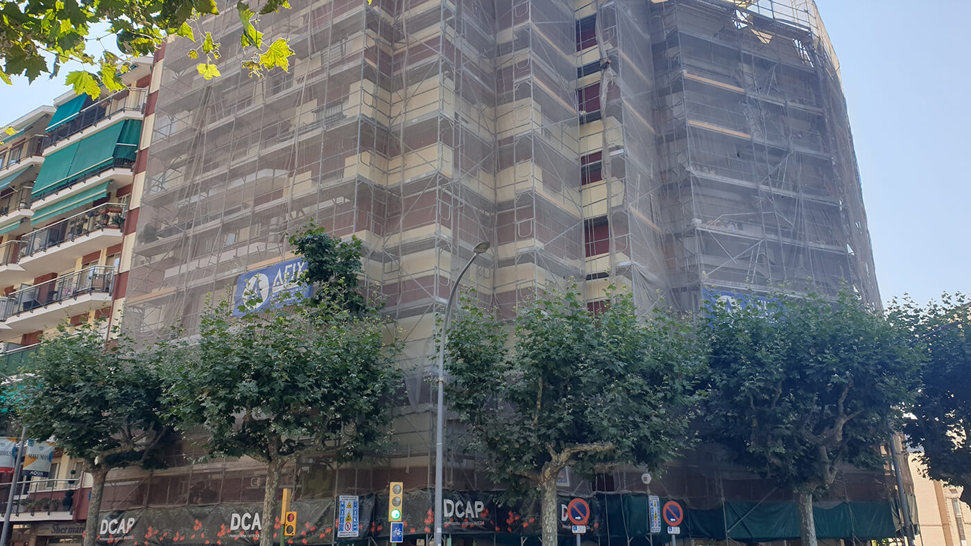 Rehabilitacions integrals d'edificis a Mataró i Barcelona